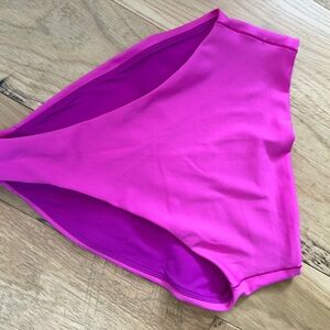 Left On Friday M Bottoms Like New